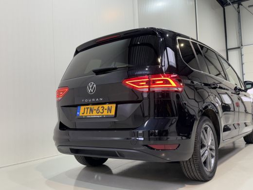 Volkswagen Touran 7p 1.5 TSI 150pk DSG Highline | ACC | Full Led ActivLease financial lease