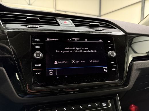 Volkswagen Touran 7p 1.5 TSI 150pk DSG Highline | ACC | Full Led ActivLease financial lease