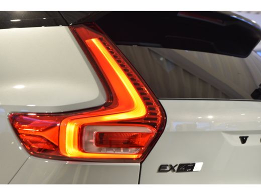 Volvo  EX40 Twin Motor Performance Ultra Black Edition 82 kWh | Np. &euro;63.585,- | Harman Kardon | BLIS | Panora... ActivLease financial lease