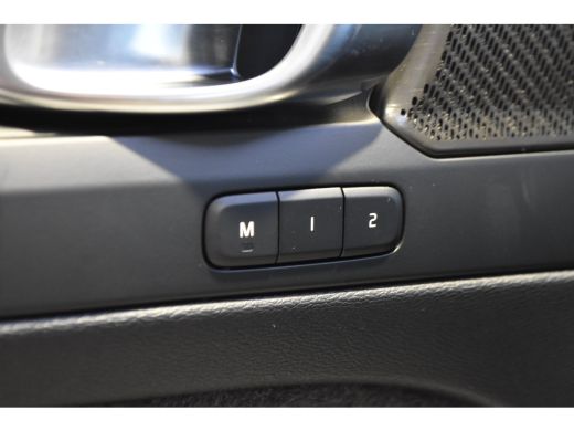 Volvo  EX40 Twin Motor Performance Ultra Black Edition 82 kWh | Np. &euro;63.585,- | Harman Kardon | BLIS | Panora... ActivLease financial lease