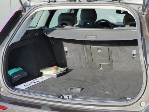 Volvo  V60 2.0 B3 Advantage | Stoel en stuurwielverwarming | Voorruitverwarming | Apple Carplay/Android Auto... ActivLease financial lease