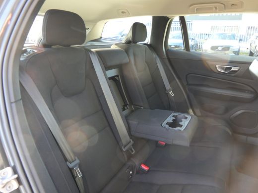 Volvo  V60 2.0 B3 Advantage | Stoel en stuurwielverwarming | Voorruitverwarming | Apple Carplay/Android Auto... ActivLease financial lease