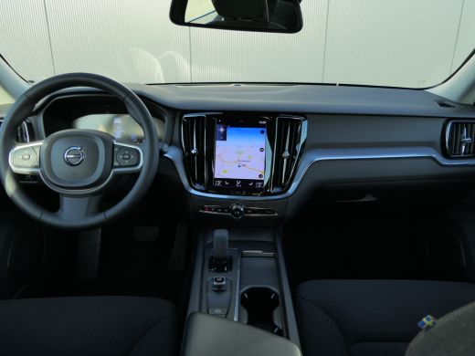 Volvo  V60 2.0 B3 Advantage | Stoel en stuurwielverwarming | Voorruitverwarming | Apple Carplay/Android Auto... ActivLease financial lease