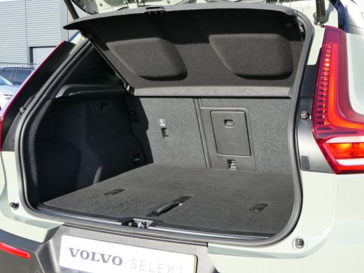 Volvo  XC40 Single Motor Extended Range Ultimate 82 kWh | Panoramadak | SoH 97,9% |Warmtepomp | Stoel en stuu... ActivLease financial lease