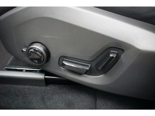 Volvo  XC60 T6 Plug-in hybrid AWD Plus Black Edition | Achterbank verwarmd | Apple Carplay/Android Auto|telef... ActivLease financial lease