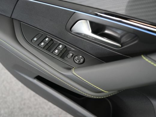 Peugeot e-208 GT | 8 jaar fabrieksgarantie of 160.000 kilometer op het accupakket | Adaptieve cruise control me... ActivLease financial lease
