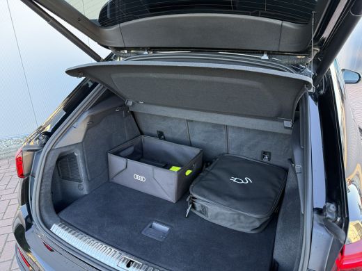 Audi Q3 45 TFSI eHybrid 245pk S edition | Leder | Black pakket ActivLease financial lease