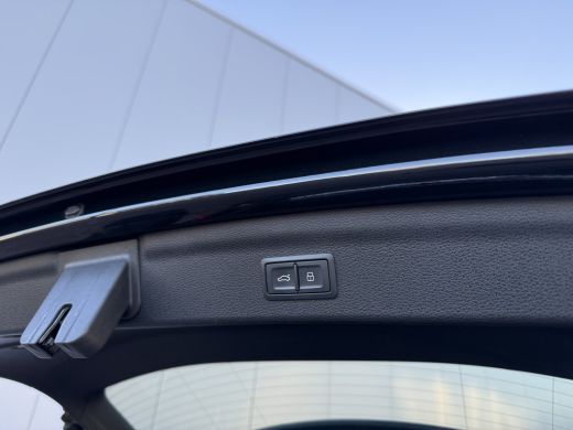 Audi Q3 45 TFSI eHybrid 245pk S edition | Leder | Black pakket ActivLease financial lease