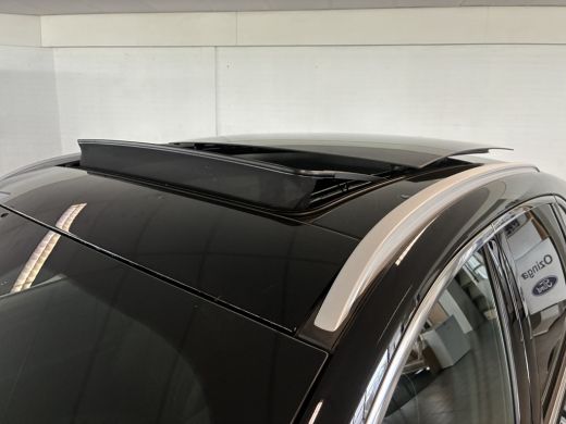 Ford Kuga Vignale PHEV vol opties-elektr.trekhaak-pan.dak 20-inch lichtmetaal ActivLease financial lease