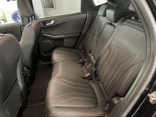 Ford Kuga Vignale PHEV vol opties-elektr.trekhaak-pan.dak 20-inch lichtmetaal ActivLease financial lease