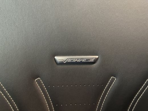 Ford Kuga Vignale PHEV vol opties-elektr.trekhaak-pan.dak 20-inch lichtmetaal ActivLease financial lease