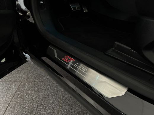 Ford Puma 125PK Automaat Hybrid ST-Line X vol opties!! pan.dak-trekhaak ActivLease financial lease