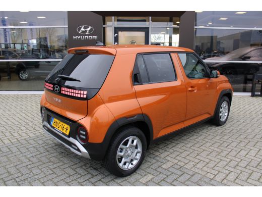 Hyundai Inster Pulse 49 kWh | Verschuifbare achterbank | Adaptive Cruise Control | Parkeersensoren voor en achte... ActivLease financial lease