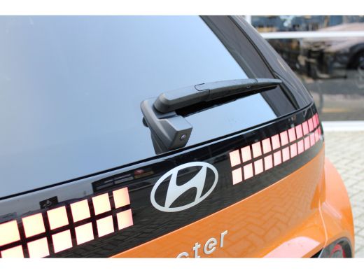 Hyundai Inster Pulse 49 kWh | Verschuifbare achterbank | Adaptive Cruise Control | Parkeersensoren voor en achte... ActivLease financial lease