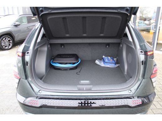 Hyundai Kona Premium 65.4 kWh | Wit leder | 360 camera | Elektrische bedienbare voorstoelen | | Achterstoelen ... ActivLease financial lease