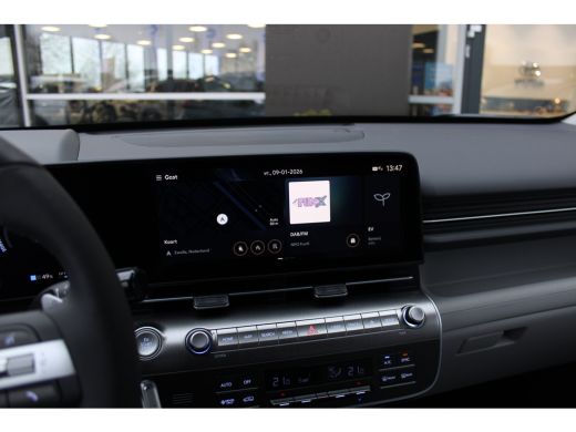 Hyundai Kona Premium 65.4 kWh | Wit leder | 360 camera | Elektrische bedienbare voorstoelen | | Achterstoelen ... ActivLease financial lease