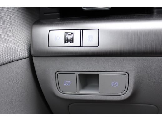 Hyundai Kona Premium 65.4 kWh | Wit leder | 360 camera | Elektrische bedienbare voorstoelen | | Achterstoelen ... ActivLease financial lease