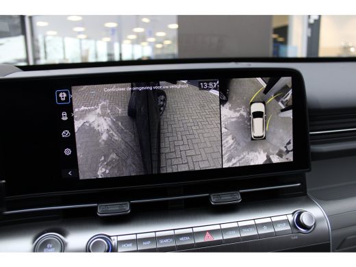 Hyundai Kona Premium 65.4 kWh | Wit leder | 360 camera | Elektrische bedienbare voorstoelen | | Achterstoelen ... ActivLease financial lease