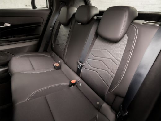 Jeep Avenger 1.2 Altitude Sport (APPLE CARPLAY, GROOT NAVI, 360 CAMERA, JBL AUDIO, STOELVERWARMING, SPORTSTOEL... ActivLease financial lease