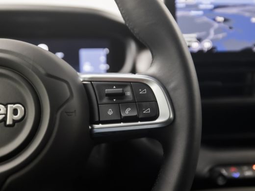 Jeep Avenger 1.2 Altitude Sport (APPLE CARPLAY, GROOT NAVI, 360 CAMERA, JBL AUDIO, STOELVERWARMING, SPORTSTOEL... ActivLease financial lease