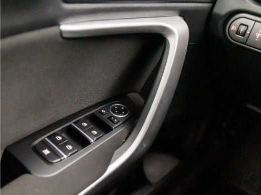 Kia Ceed 1.0 T-GDi DynamicLine (APPLE CARPLAY, GROOT NAVI, CLIMATE, GETINT GLAS, CAMERA, SPORTSTOELEN, LAN... ActivLease financial lease