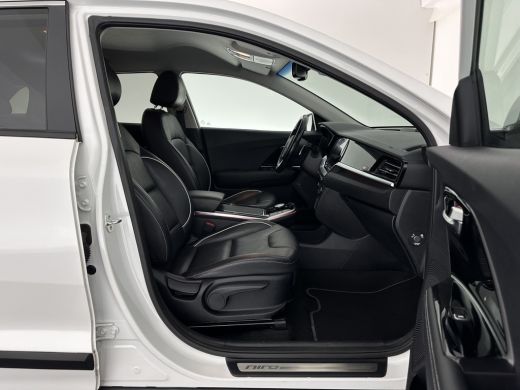 Kia e-Niro ExecutiveLine 64 kWh [ 3-Fase ] {SOH-100%} (INCL-BTW)  Aut.*HEATPUMP | LEATHER | FULL-LED | NAVI-... ActivLease financial lease