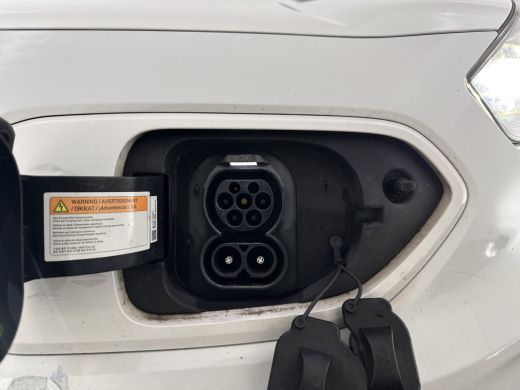 Kia e-Niro ExecutiveLine 64 kWh [ 3-Fase ] {SOH-100%} (INCL-BTW)  Aut.*HEATPUMP | LEATHER | FULL-LED | NAVI-... ActivLease financial lease