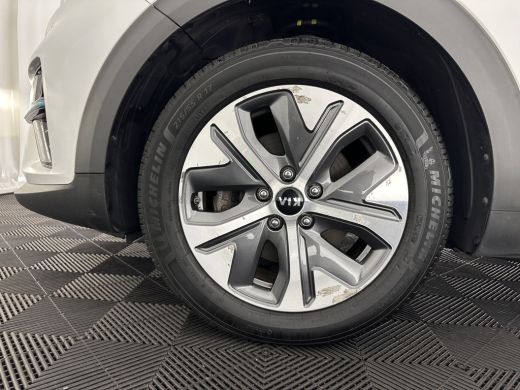 Kia e-Niro ExecutiveLine 64 kWh [ 3-Fase ] {SOH-100%} (INCL-BTW)  Aut.*HEATPUMP | LEATHER | FULL-LED | NAVI-... ActivLease financial lease