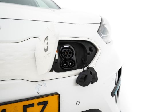 Kia e-Niro ExecutiveLine 64 kWh [ 3-Fase ] {SOH-100%} (INCL-BTW)  Aut.*HEATPUMP | LEATHER | FULL-LED | NAVI-... ActivLease financial lease
