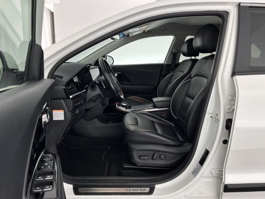 Kia e-Niro ExecutiveLine 64 kWh [ 3-Fase ] {SOH-100%} (INCL-BTW)  Aut.*HEATPUMP | LEATHER | FULL-LED | NAVI-... ActivLease financial lease
