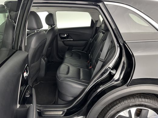 Kia e-Niro ExecutiveLine 64 kWh [ 3-Fase ] {SOH-100%} (INCL-BTW) Aut.*HEATPUMP | LEATHER | FULL-LED | NAVI-F... ActivLease financial lease