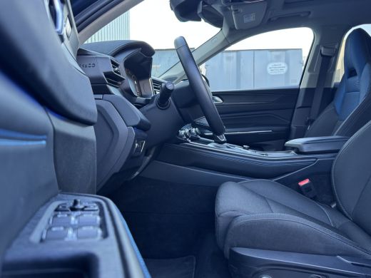 Lynk & Co 01 - 1.5 262PK PHEV | Orginele Trekhaak | 360&deg; Camera | Panoramadak | Adaptieve Cruise Control | NAV... ActivLease financial lease