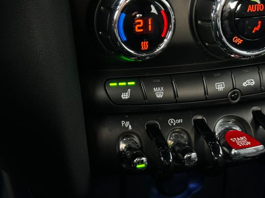 Mini Cooper 1.5 Cooper Resolute Edition Rebel Green | Leder | Camera | Stoelverwarming | All-seasons | Cruise... ActivLease financial lease