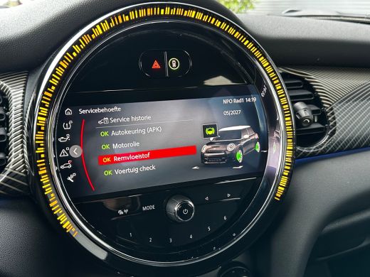 Mini Cooper 1.5 Cooper Resolute Edition Rebel Green | Leder | Camera | Stoelverwarming | All-seasons | Cruise... ActivLease financial lease