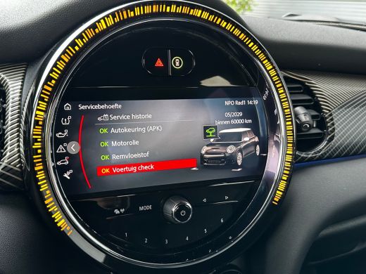 Mini Cooper 1.5 Cooper Resolute Edition Rebel Green | Leder | Camera | Stoelverwarming | All-seasons | Cruise... ActivLease financial lease