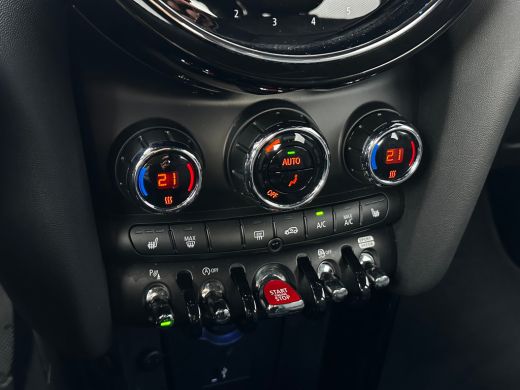 Mini Cooper 1.5 Cooper Resolute Edition Rebel Green | Leder | Camera | Stoelverwarming | All-seasons | Cruise... ActivLease financial lease