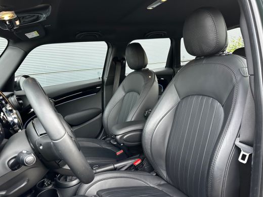 Mini Cooper 1.5 Cooper Resolute Edition Rebel Green | Leder | Camera | Stoelverwarming | All-seasons | Cruise... ActivLease financial lease