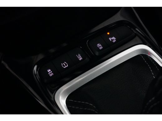 Opel Crossland 1.2 110PK | Turbo Elegance | Parkeersensoren V + A | Panaromadak | Achteruitrijcamera | Armsteun ... ActivLease financial lease