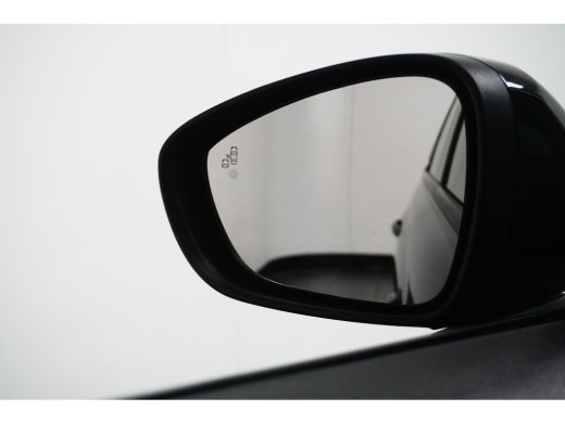 Opel Crossland 1.2 110PK | Turbo Elegance | Parkeersensoren V + A | Panaromadak | Achteruitrijcamera | Armsteun ... ActivLease financial lease