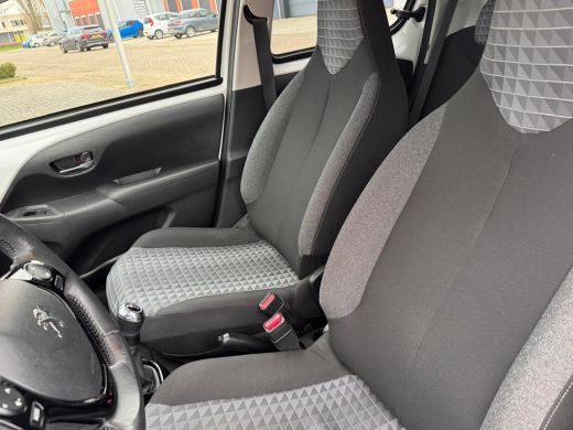 Peugeot 108 1.0 e-VTi Allure | Camera | Mirror Link (Apple Carplay / Android Auto | Climate Control | 15" Lic... ActivLease financial lease