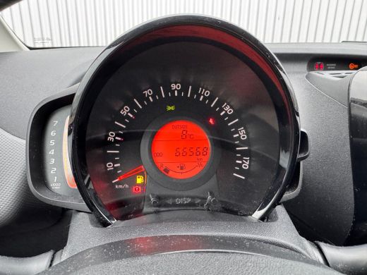 Peugeot 108 1.0 e-VTi Allure | Camera | Mirror Link (Apple Carplay / Android Auto | Climate Control | 15" Lic... ActivLease financial lease