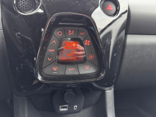 Peugeot 108 1.0 e-VTi Allure | Camera | Mirror Link (Apple Carplay / Android Auto | Climate Control | 15" Lic... ActivLease financial lease