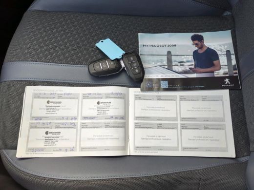 Peugeot 2008 1.2 PureTech Allure | Navigatie | Camera | 3D Instrumentenpaneel | Apple carplay | Trekhaak | Mis... ActivLease financial lease