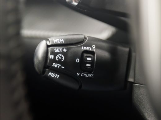 Peugeot 2008 1.2 PureTech Allure Sport 131Pk Automaat (VIRTUAL COCKPIT, APPLE CARPLAY, GROOT NAVI, GETINT GLAS... ActivLease financial lease