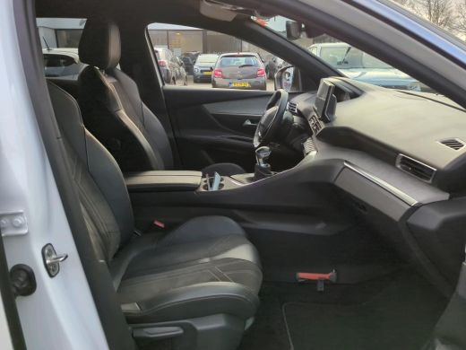 Peugeot 3008 1.2 PureTech GT | Navigatie | Camera | Alcantara | Apple carplay | Parelmoer | 63.000km | BTW | ActivLease financial lease