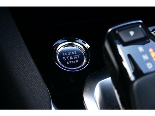 Peugeot 3008 1.6 PURETECH 180PK GT PACK AUTOMAAT / NAVI / ALCANTARA / CLIMA / PDC / 18" LMV / CAMERA / TREKHAA... ActivLease financial lease