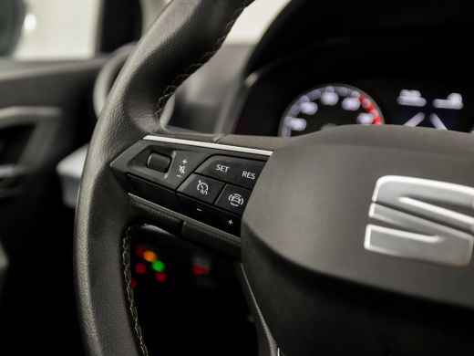 Seat Ibiza 1.0 Sport (APPLE CARPLAY, CLIMATE, LM VELGEN, CRUISE, SPORTSTOELEN, PARKEERSENSOREN, ARMSTEUN, NI... ActivLease financial lease