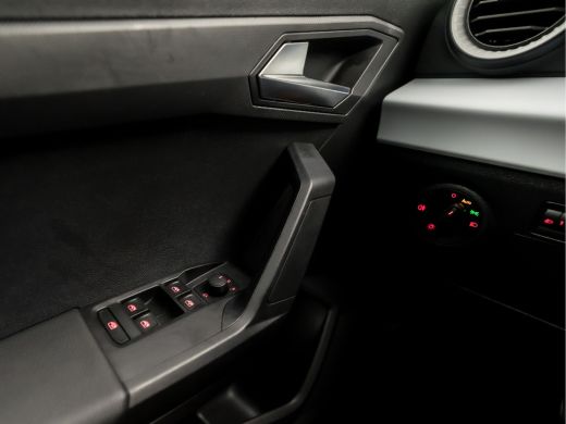 Seat Ibiza 1.0 Sport (APPLE CARPLAY, CLIMATE, LM VELGEN, CRUISE, SPORTSTOELEN, PARKEERSENSOREN, ARMSTEUN, NI... ActivLease financial lease