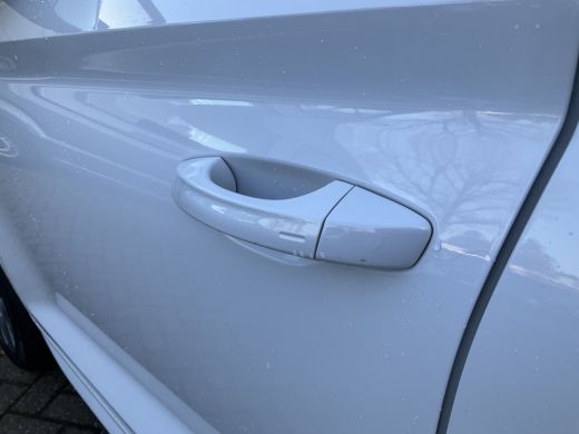 Skoda Kodiaq 7-Pers 1.5 TSI Sportline 7p. Virtual Pano.dak Trekhaak 20"LMV Full option Business ActivLease financial lease