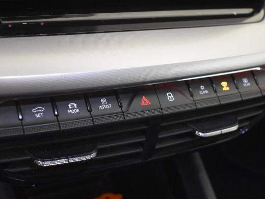 Skoda Octavia Combi 1.0 e-TSI Sport Business 110pk DSG/AUTO | Trekhaak | Navigatie | App connect | Privacy glas... ActivLease financial lease